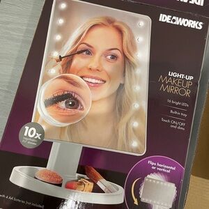 Ideaworks Light Up Make Up Mirror - White